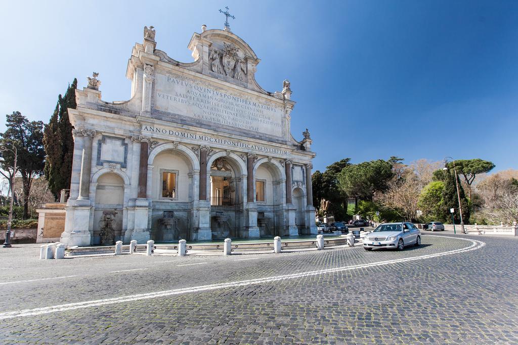 Gianicolo House *
